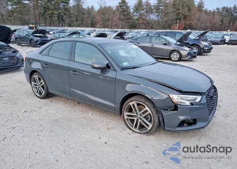 2017 Audi A3 Premium z USA, uszkodzony, nr VIN WAUB8GFF4H1028750
